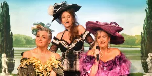 Frie, frækkere og fabelagtige, RIDDERSALEN